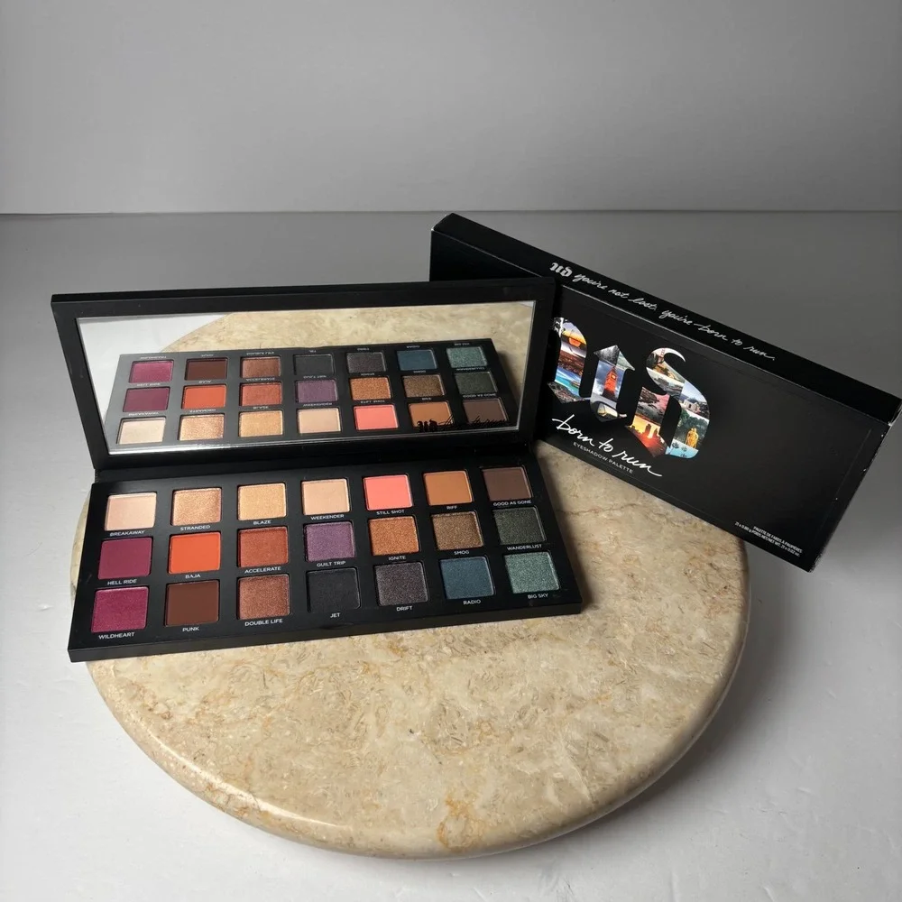 Urban Decay Born To Run Eyeshadow Palette 21 Shades Multicolor Matte Shimmer